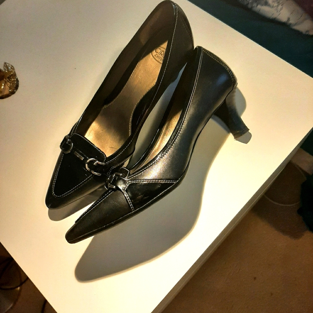 2/17 Circa by Joan David.Branded, size 7